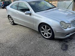 Grigio Usata 2003 Mercedes C220 Coupé | 1800 €