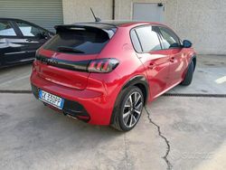 Usata 2021 Peugeot 208 GT Due volumi | 17.900 € (Buon prezzo)