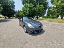 Usata 2011 Alfa Romeo Giulietta Distinctive Due volumi | 4490 € (Buon prezzo)