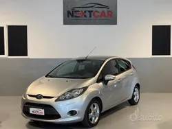 Grigio Usata 2011 Ford Fiesta Titanium Due volumi | 4900 € (Buon prezzo)