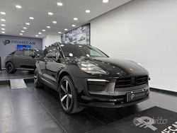 Nero Usata 2022 Porsche Macan SUV | 66.900 € (Cara)