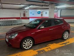 Rosso Usata 2013 Alfa Romeo Giulietta Exclusive Due volumi | 9000 € (Cara)