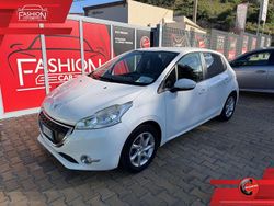 Bianco Usata 2013 Peugeot 208 Business-Line Due volumi | 6300 € (Buon prezzo)