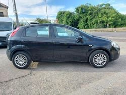 Nero Usata 2015 Fiat Punto Tre volumi | 5200 € (Buon prezzo)