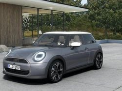 Grigio Nuova 2025 Mini Cooper Favoured Due volumi | 35.616 € (Molto cara)