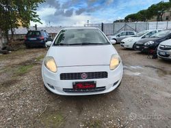 Bianco Usata 2009 Fiat Grande Punto Dynamic Due volumi | 2490 € (Buon prezzo)