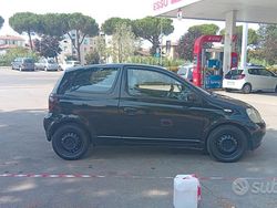 Nero Usata 2002 Toyota Yaris | 1900 € (Buon prezzo)