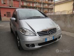 Grigio Usata 2004 Mercedes A180 Avantgarde Tre volumi | 2100 € (Ottimo prezzo)