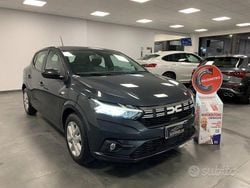 Grigio scuro Usata 2023 Dacia Sandero Comfort Tre volumi | 12.900 € (Super prezzo)