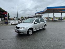 Argento Usata 2001 Skoda Fabia Comfort Tre volumi | 1500 € (Buon prezzo)
