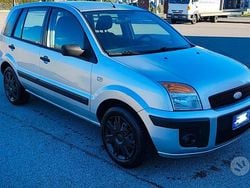 Grigio Usata 2006 Ford Fusion Due volumi | 2500 € (Cara)