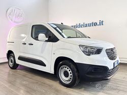 Bianco pastello Usata 2020 Opel Combo Edition Monovolume | 15.500 € (Molto cara)