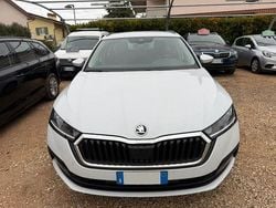 Bianco Usata 2022 Skoda Octavia Executive Station wagon | 15.990 € (Buon prezzo)