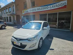 Bianco Usata 2014 Hyundai i20 Edition Tre volumi | 5900 € (Ottimo prezzo)