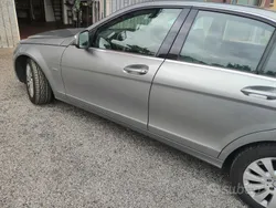 Grigio Usata 2007 Mercedes C220 Elegance Tre volumi | 6300 € (Buon prezzo)