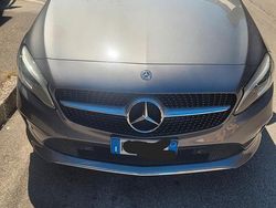 Grigio Usata 2017 Mercedes A180 Tre volumi | 14.000 €