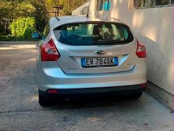 Grigio Usata 2014 Ford Focus Tre volumi | 4000 €