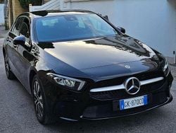 Nero Usata 2022 Mercedes A250 Tre volumi | 26.000 € (Buon prezzo)