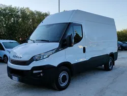 Bianco Usata 2017 Iveco Daily Furgone | 24.000 € (Molto cara)
