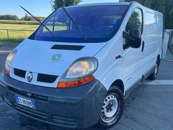 Bianco Usata 2002 Renault Trafic Furgone | 3000 € (Cara)