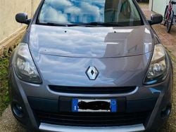 Grigio Usata 2010 Renault Clio III Dynamique Tre volumi | 4500 € (Buon prezzo)