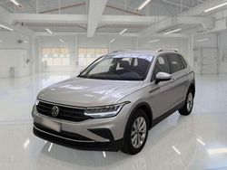 Argento metallizzato Usata 2023 VW Tiguan Life SUV | 25.900 € (Super prezzo)