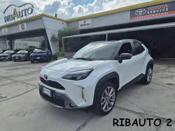 Bianco(met.) Usata 2022 Toyota Yaris SUV | 28.600 €