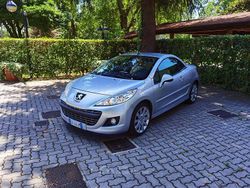 Gris aluminium Usata 2010 Peugeot 207 CC Cabrio | 7990 € (Molto cara)