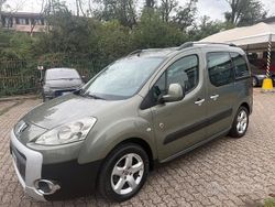 Verde Usata 2010 Peugeot Partner Tepee Outdoor Monovolume | 3900 € (Ottimo prezzo)