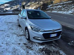Grigio Usata 2017 Hyundai i20 Style Due volumi | 7550 € (Ottimo prezzo)