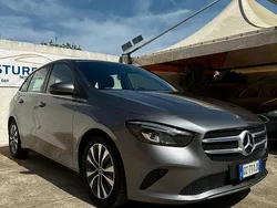 Grigio Usata 2020 Mercedes B180 Executive Monovolume | 19.490 € (Ottimo prezzo)