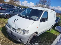 Bianco Usata 2001 Nissan Cargo | 800 €