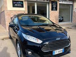 Nero Usata 2015 Ford Fiesta Tre volumi | 6990 € (Buon prezzo)