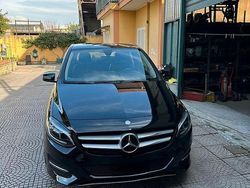 Nero Usata 2016 Mercedes 180 Tre volumi | 15.000 €