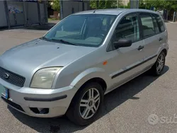 Usata 2003 Ford Fusion Due volumi | 1000 € (Ottimo prezzo)