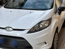 Bianco Usata 2011 Ford Fiesta Tre volumi | 2999 € (Super prezzo)