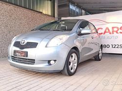 Grigio Usata 2008 Toyota Yaris Sol Tre volumi | 3999 € (Buon prezzo)