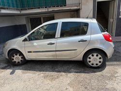 Grigio Usata 2006 Renault Clio II Due volumi | 1700 € (Buon prezzo)