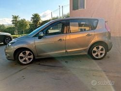 Usata 2010 Renault Scénic III XMOD Monovolume | 2500 € (Buon prezzo)