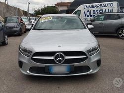 Grigio Usata 2020 Mercedes A180 Business Tre volumi | 22.700 € (Buon prezzo)