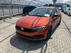 Arancione Nuova 2025 Fiat Tipo Due volumi | 21.990 € (Buon prezzo)