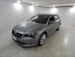 Grigio Usata 2019 Skoda Superb Station wagon | 19.900 € (Ottimo prezzo)