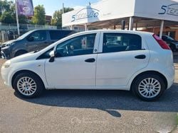 Bianco Usata 2011 Fiat Grande Punto Due volumi | 3490 € (Buon prezzo)