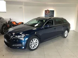 Verde Usata 2022 Skoda Superb Executive Station wagon | 23.900 € (Buon prezzo)
