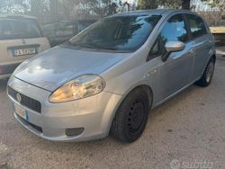 Grigio Usata 2008 Fiat Grande Punto Due volumi | 2600 € (Buon prezzo)