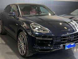 Blu/azzurro Usata 2021 Porsche Cayenne Turbo S SUV | 119.000 €