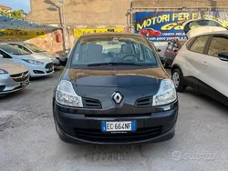 Nero Usata 2010 Renault Modus Dynamique Monovolume | 4000 € (Buon prezzo)