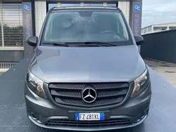Grigio selenite met Usata 2019 Mercedes Vito Monovolume | 34.799 € (Buon prezzo)