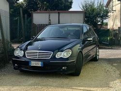 Blu/azzurro Usata 2007 Mercedes C200 Elegance Tre volumi | 3600 € (Ottimo prezzo)