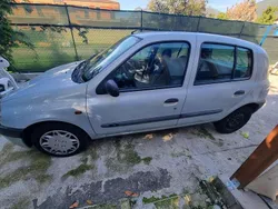 Usata 2001 Renault Clio II Expression Tre volumi | 650 € (Ottimo prezzo)